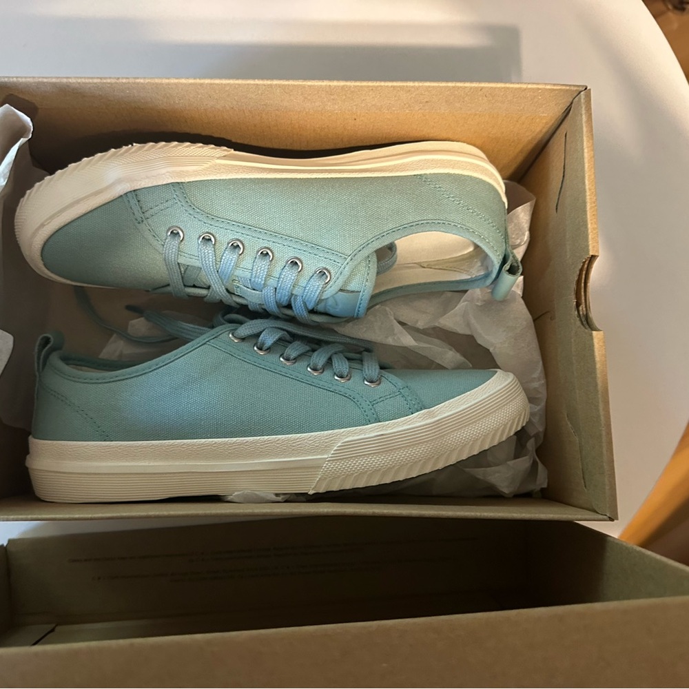 Clarks Turquoise Canvas Sneakers 7 1/2